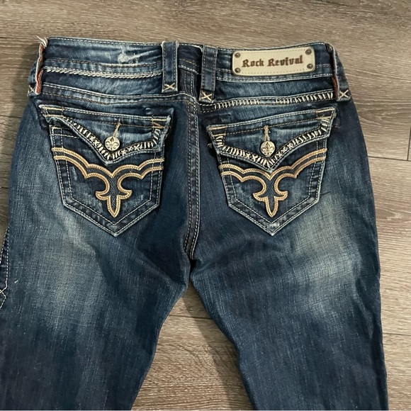 Rock Revival Elma Straight Jean
Dark Wash with contrast stitching
Size 26 - Picture 11 of 15